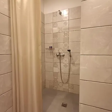 Ξενοδοχείο με διαμερίσματα Maria