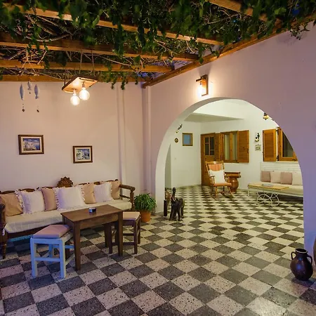 Ξενοδοχείο με διαμερίσματα Maria 3*